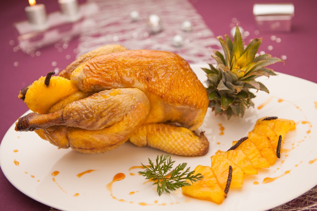 Chapon de Pintade à l'ananas et au poivre d'Indonésie