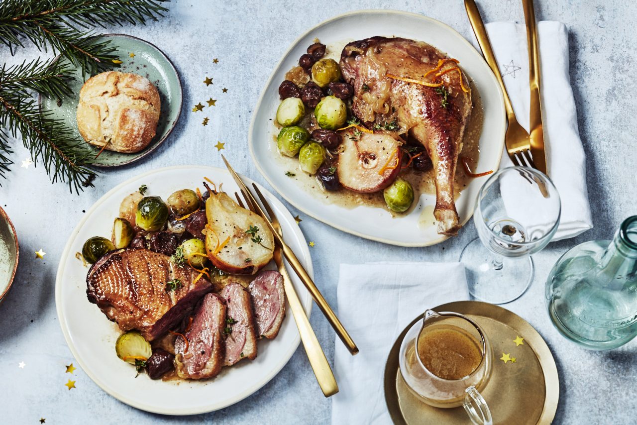 Cuisse et Filet d'Oie laqués aux poires, aux marrons et aux choux de Bruxelles